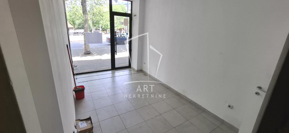 Slika 2 - Bulevar Kralja Aleksandra,  Lokal za izdavanje, 15m2, 900€