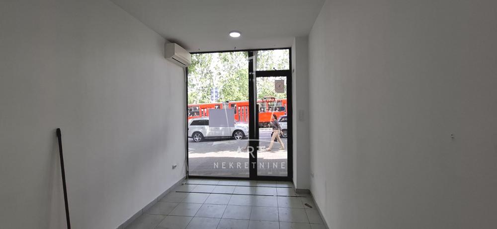 Slika 3 - Bulevar Kralja Aleksandra,  Lokal za izdavanje, 15m2, 900€
