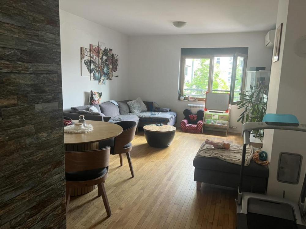 Glavna slika -Petra Kočića, Trosoban stan na prodaju, 75m2, 275.000€