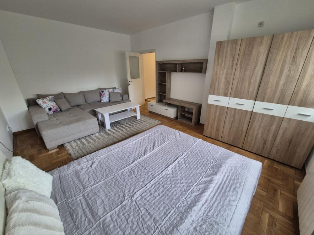 Slika 1 - Matije Vukovića, Jednoiposoban stan za izdavanje, 52m2, 400€