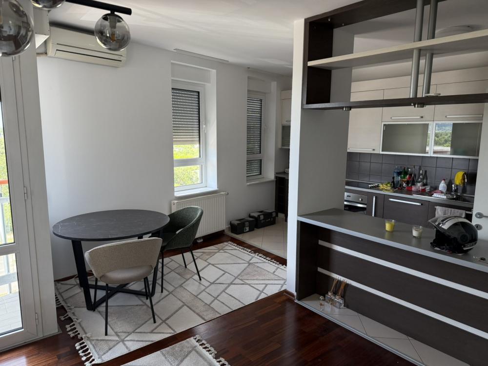 Slika 4 - Vladimira Popovića, Dvosoban stan za izdavanje, 68m2, 1.000€