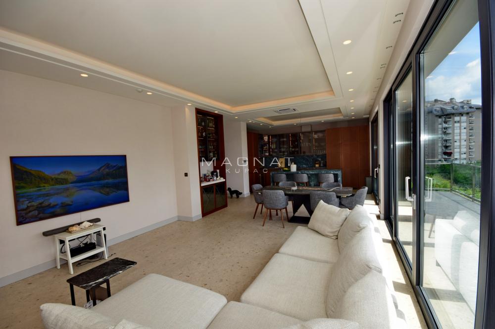 Slika 2 - Četvoroiposoban stan na prodaju, 215m2, 600.000€
