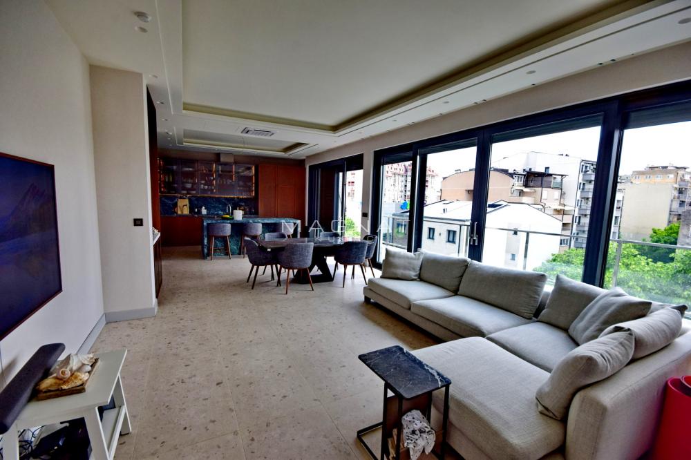 Slika 1 - Četvoroiposoban stan na prodaju, 215m2, 600.000€