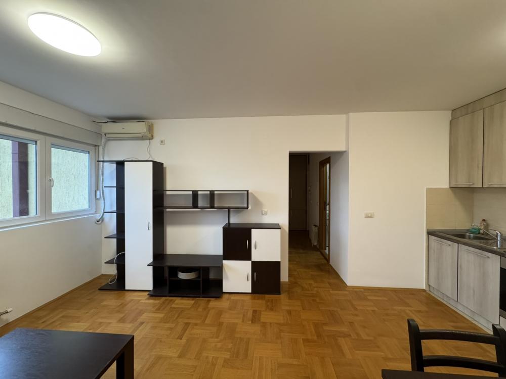 Slika 1 - Bulevar Peka Dapčevića, Dvosoban stan za izdavanje, 45m2, 400€