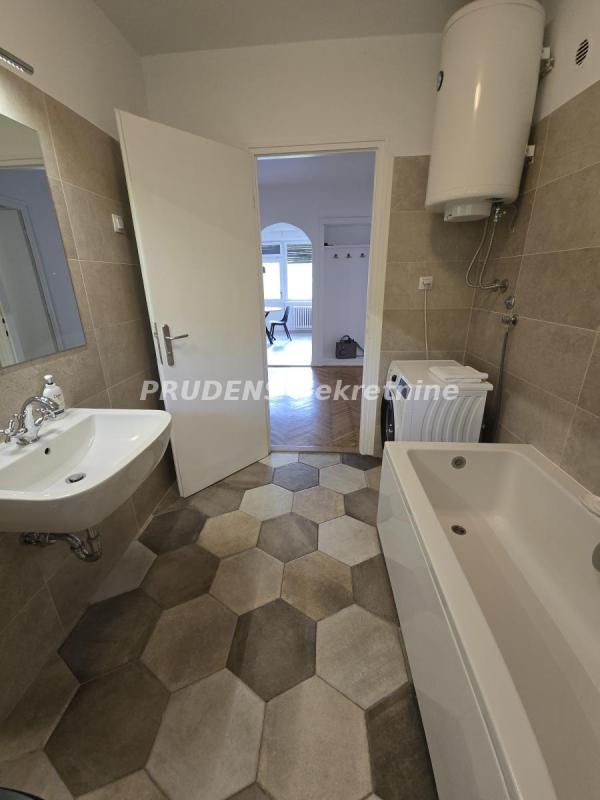 Slika 9 - Admirala Geprata, Dvosoban stan za izdavanje, 72m2, 800€