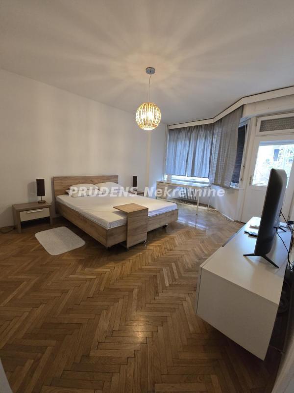 Slika 3 - Admirala Geprata, Dvosoban stan za izdavanje, 72m2, 800€