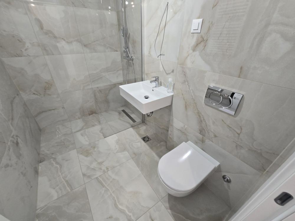Slika 9 - Tadije Sondermajera, Trosoban stan za izdavanje, 80m2, 1.300€