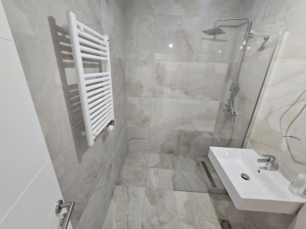 Slika 10 - Tadije Sondermajera, Trosoban stan za izdavanje, 80m2, 1.300€