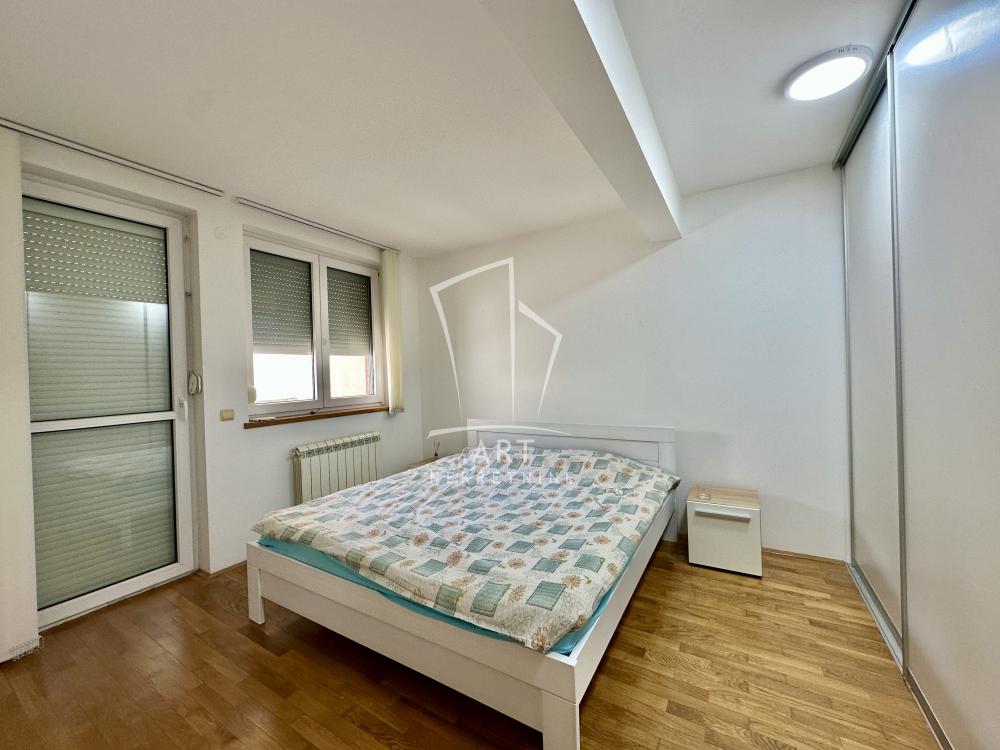Slika 4 - Anice Savić Rebac,  Kuća za izdavanje, 320m2, 2.300€