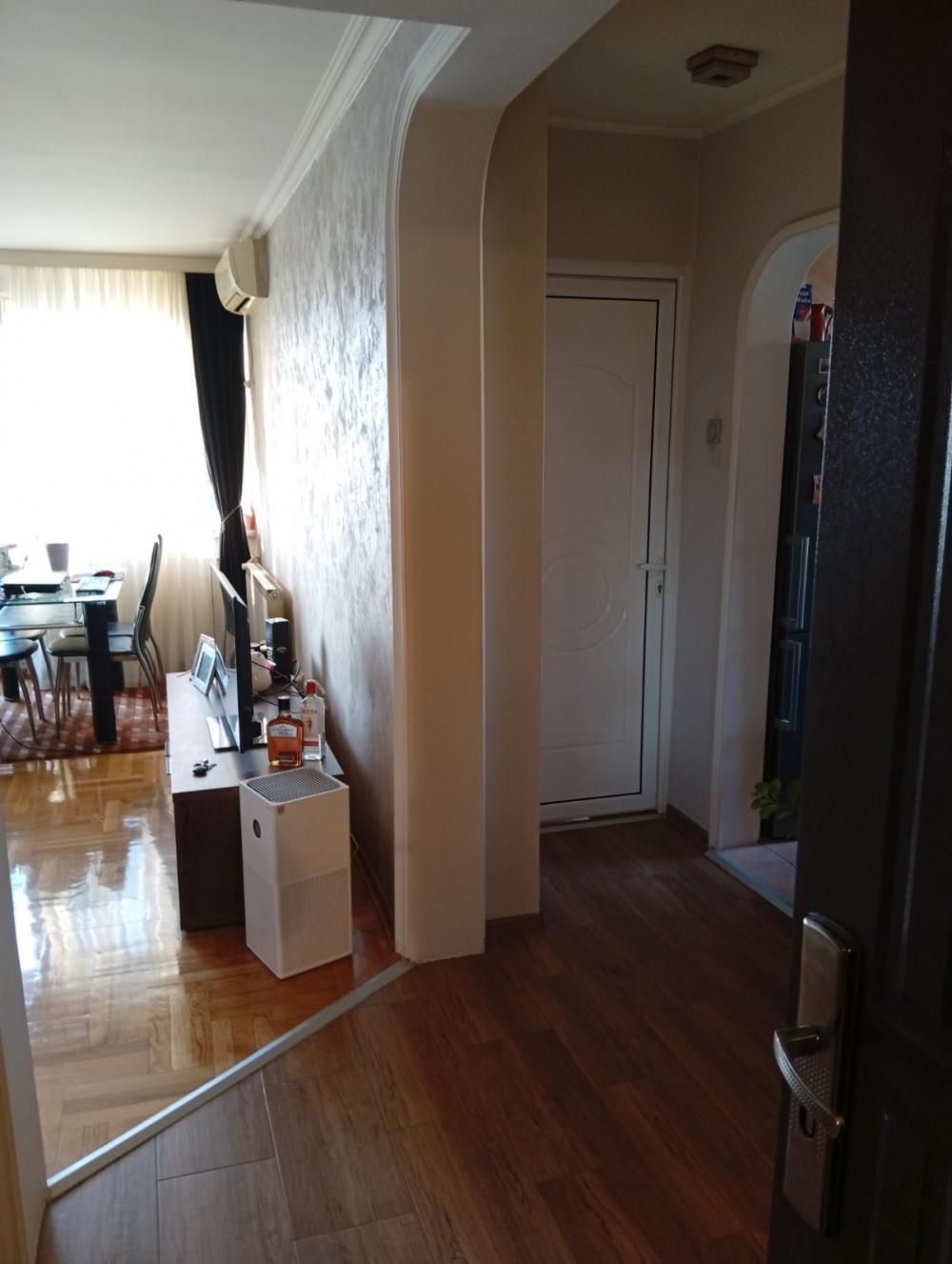 Slika 5 - Južni Bulevar, Trosoban stan za izdavanje, 56m2, 750€