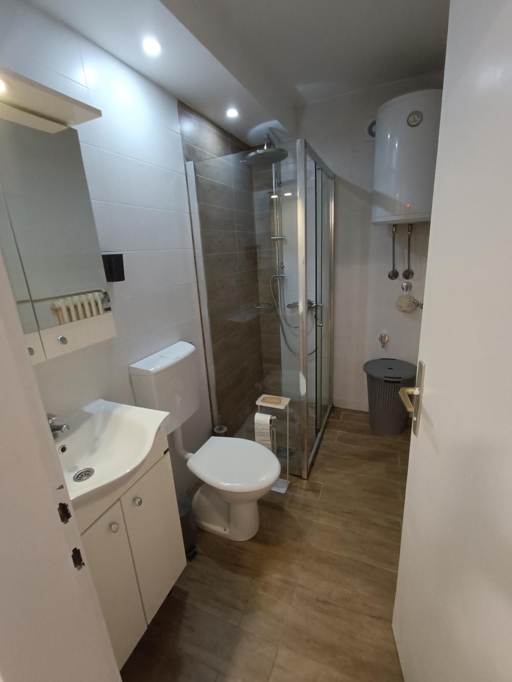 Slika 8 - Kod Doma zdravlja, Jednoiposoban stan za izdavanje, 40m2, 350€