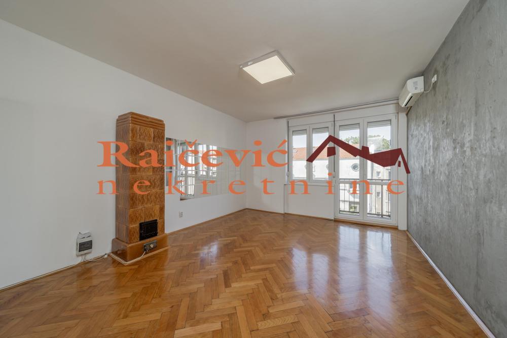 Slika 1 - Cara Dusana, Dvosoban stan na prodaju, 68m2, 289.000€