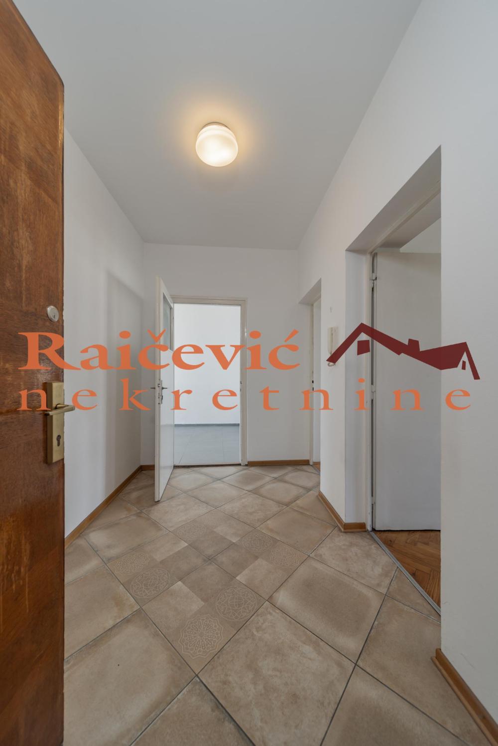 Slika 5 - Cara Dusana, Dvosoban stan na prodaju, 68m2, 289.000€