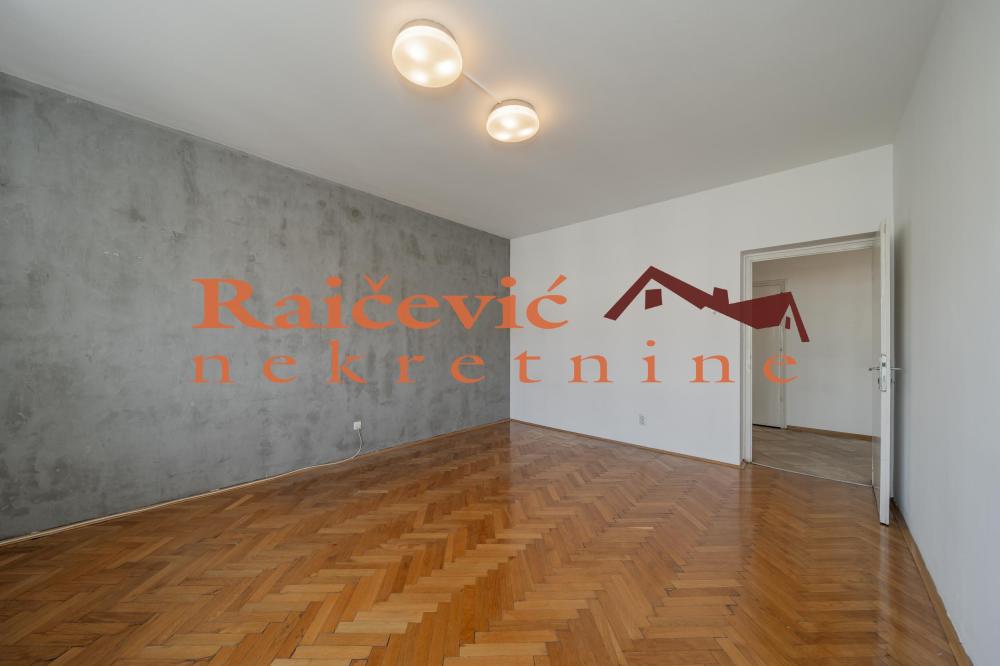 Slika 8 - Cara Dusana, Dvosoban stan na prodaju, 68m2, 289.000€
