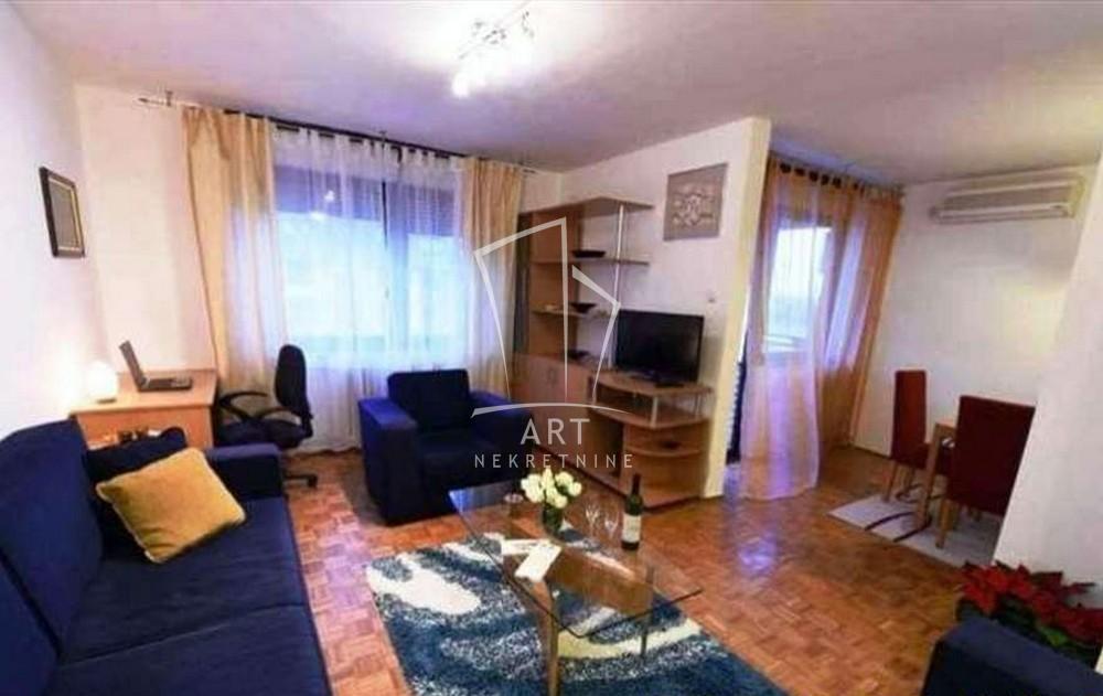 Slika 1 - Dunavski kej, Dvosoban stan za izdavanje, 65m2, 900€