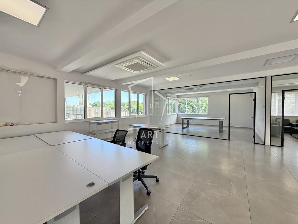 Slika 1 - Batajnički drum 9. deo,  Lokal za izdavanje, 450m2, 4.275€