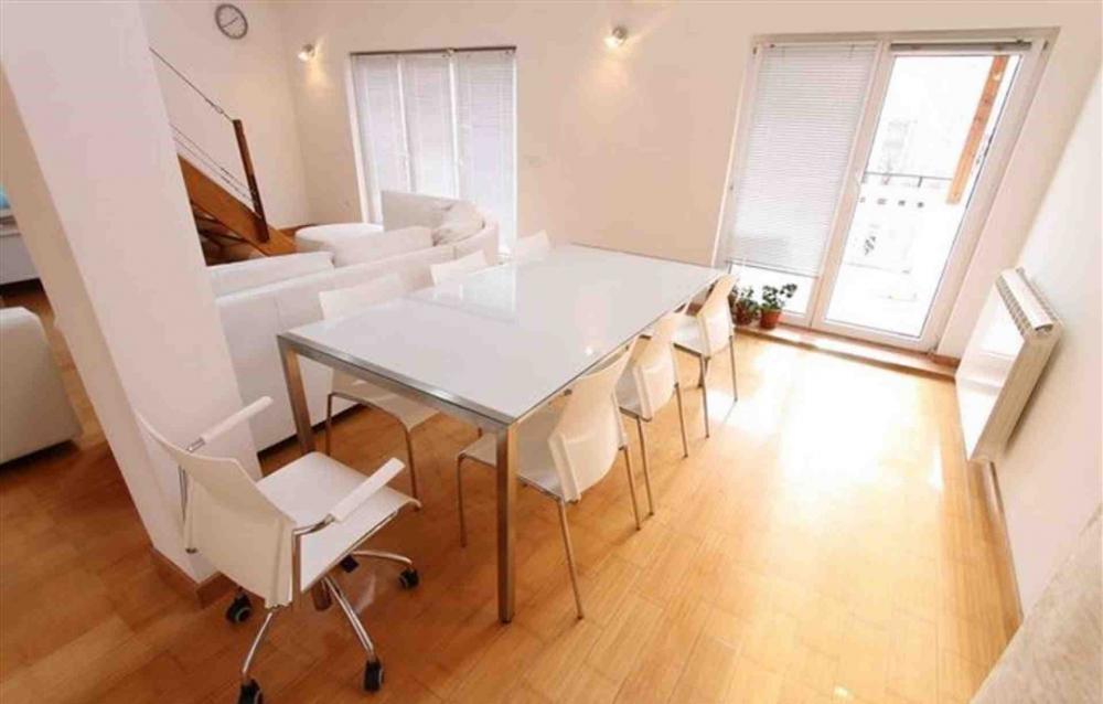 Slika 7 - Hilandarska, Trosoban stan za izdavanje, 130m2, 1.200€
