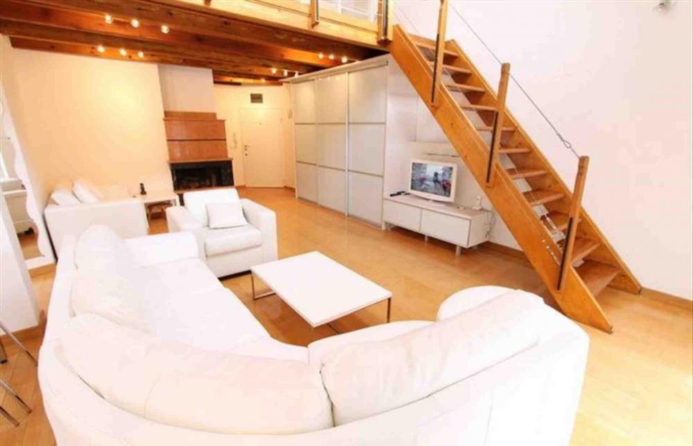Slika 1 - Hilandarska, Trosoban stan za izdavanje, 130m2, 1.200€