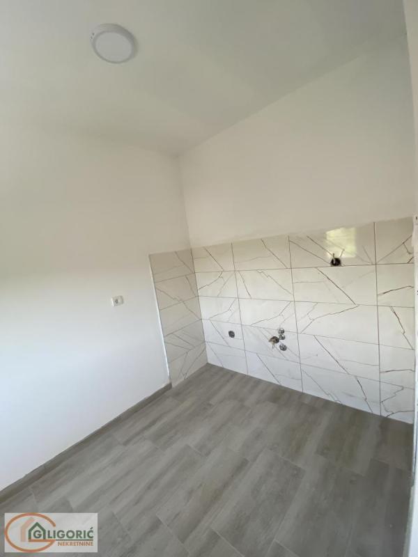 Slika 6 - Jovana Bijelića, Četvorosoban stan na prodaju, 71m2, 142.600€