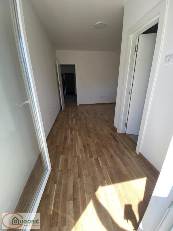 Slika 8 - Jovana Bijelića, Četvorosoban stan na prodaju, 71m2, 142.600€