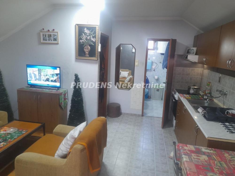 Slika 2 - Vojvođanska, Dvoiposoban stan na prodaju, 63m2, 105.000€