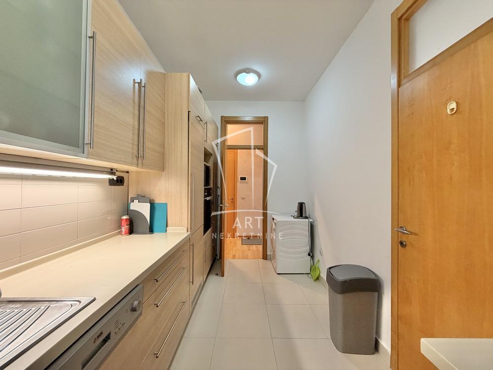 Slika 5 - Velisava Vulovića, Trosoban stan za izdavanje, 94m2, 1.300€