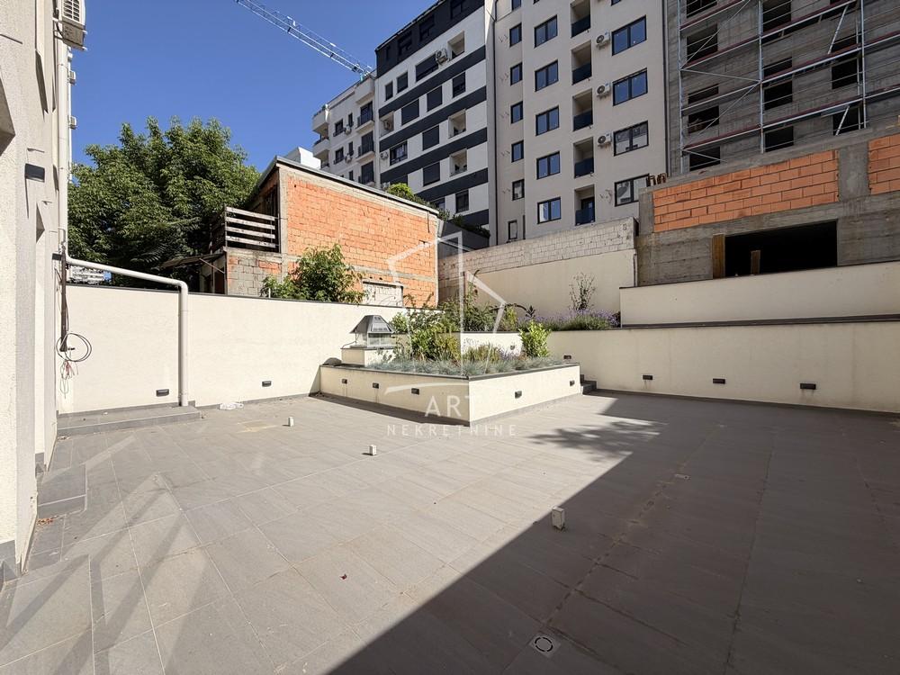 Slika 1 - Ozrenska,  Lokal za izdavanje, 256m2, 3.600€
