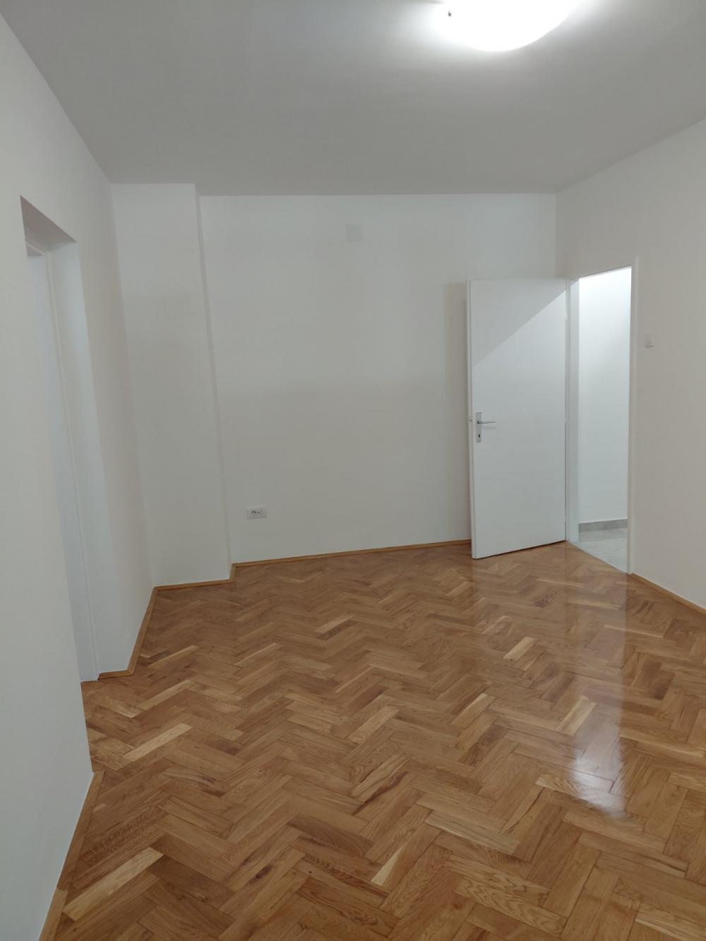 Slika 2 - Bulevar Mihajla Pupina, Trosoban stan za izdavanje, 64m2, 750€