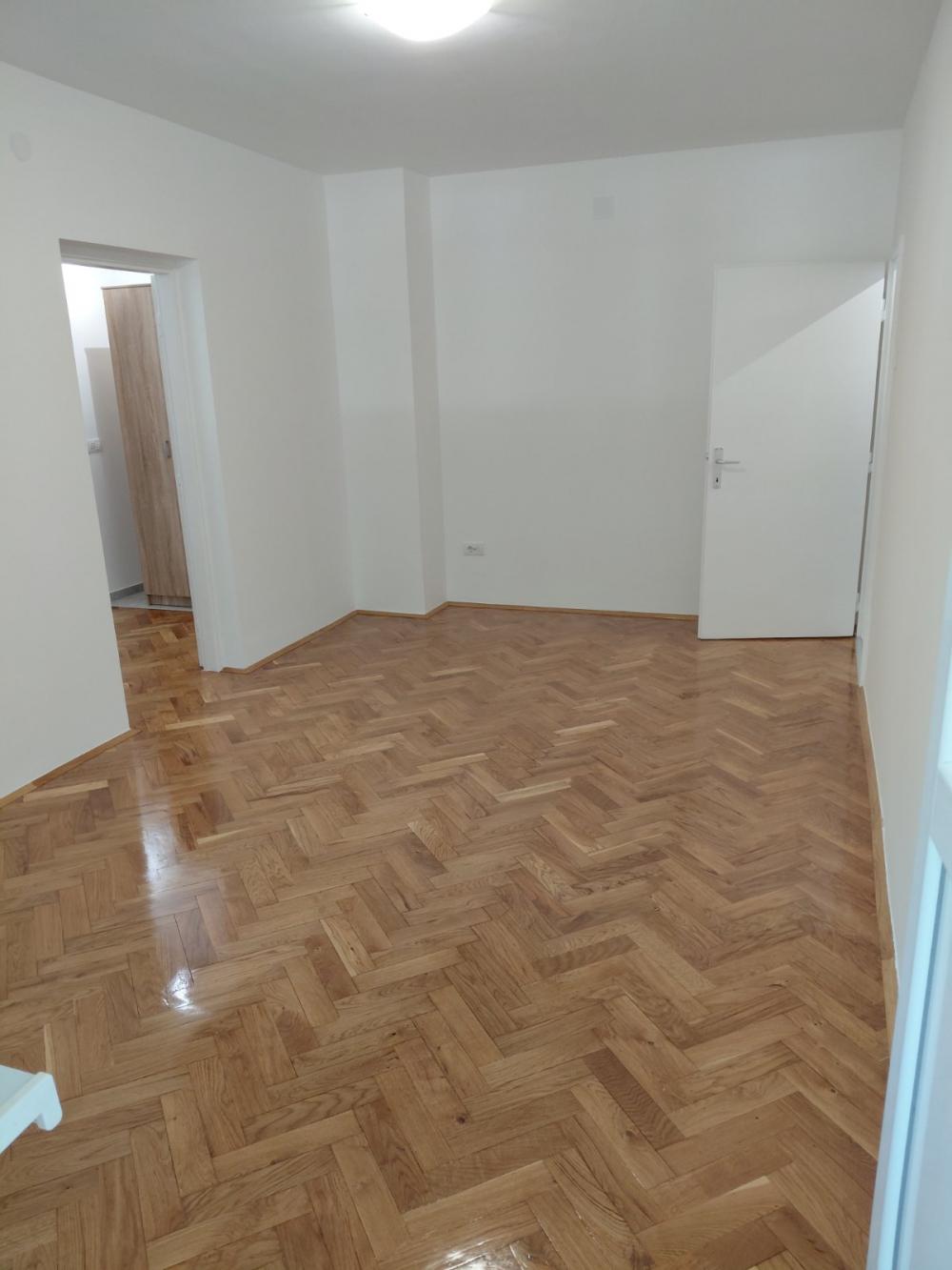 Slika 1 - Bulevar Mihajla Pupina, Trosoban stan za izdavanje, 64m2, 750€