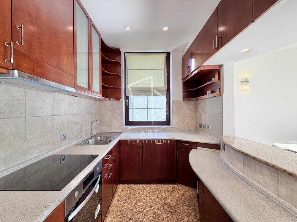 Slika 5 - Bulevar oslobođenja,  Kuća za izdavanje, 146m2, 4.500€