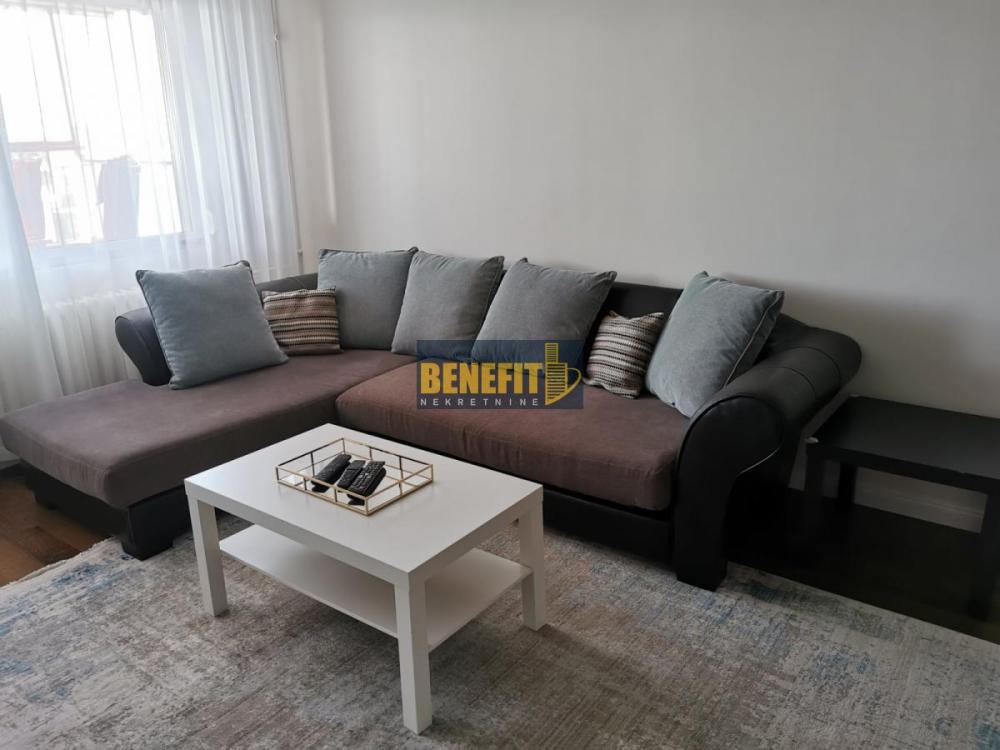 Slika 1 - Dvosoban stan za izdavanje, 82m2, 900€