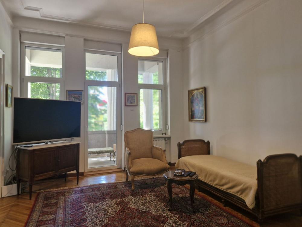 Slika 1 - Puškinova, Trosoban stan za izdavanje, 130m2, 1.500€