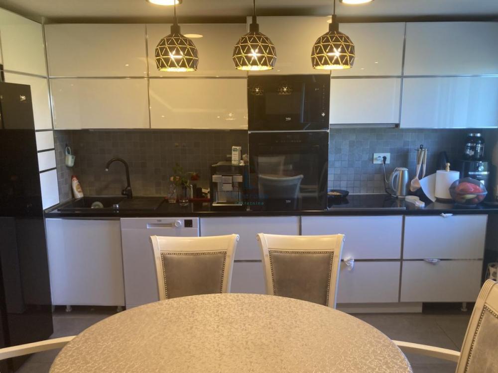 Slika 4 - Bulevar Arsenija Čarnojevića, Dvoiposoban stan na prodaju, 54m2, 250.000€