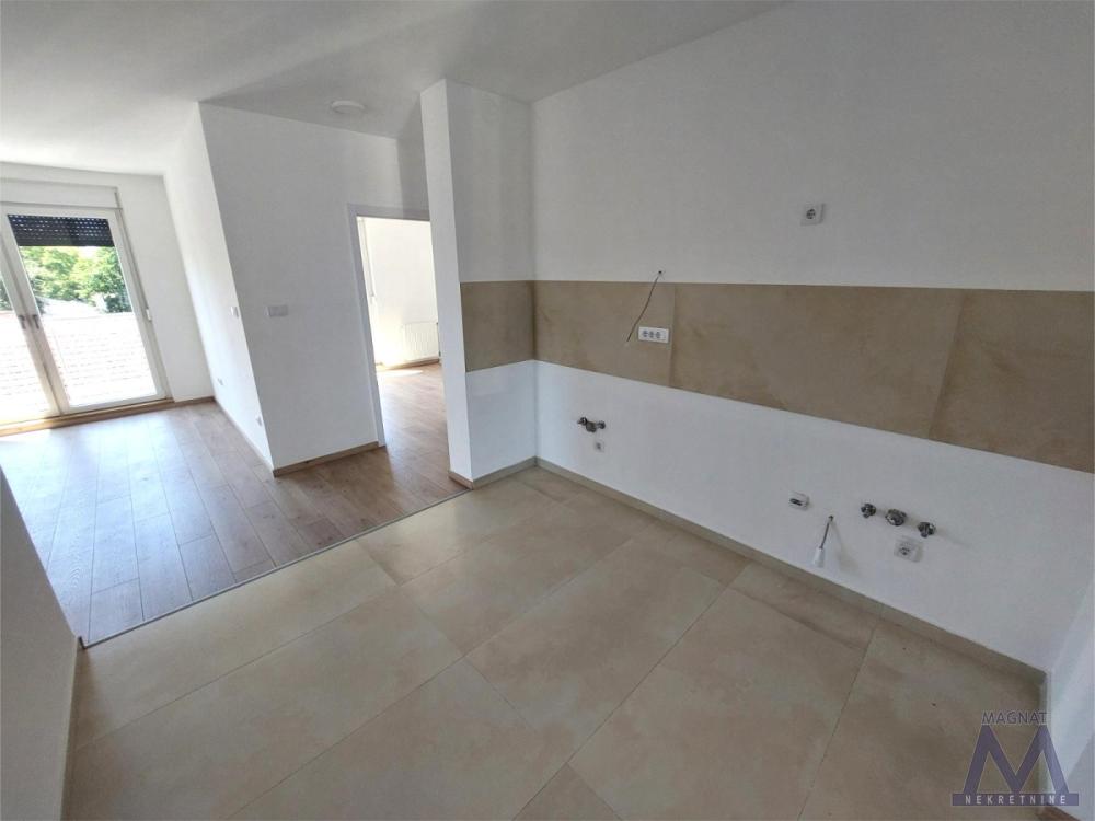 Slika 2 - Dvoiposoban stan za izdavanje, 500€