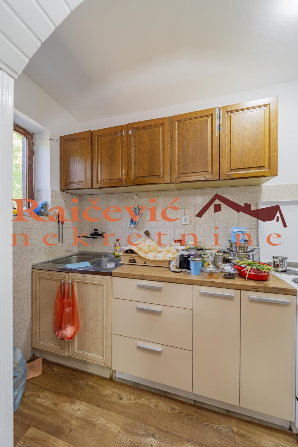 Slika 11 - Sedmog jula,  Kuća na prodaju, 196m2, 109.000€