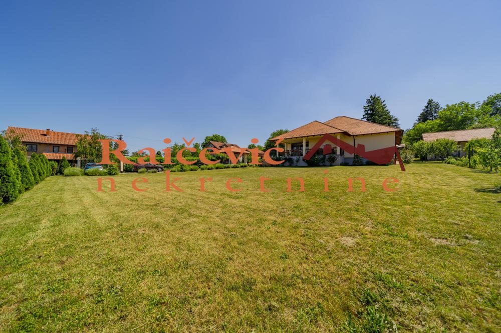 Slika 2 - Mali Pozarevac,  Kuća na prodaju, 257m2, 375.000€