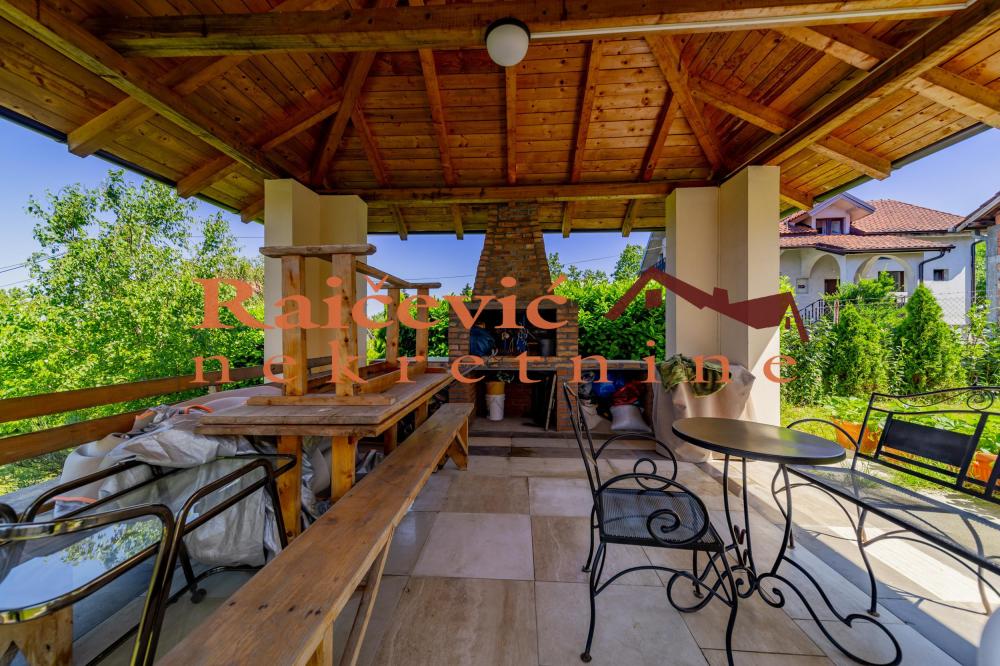 Slika 6 - Mali Pozarevac,  Kuća na prodaju, 257m2, 375.000€