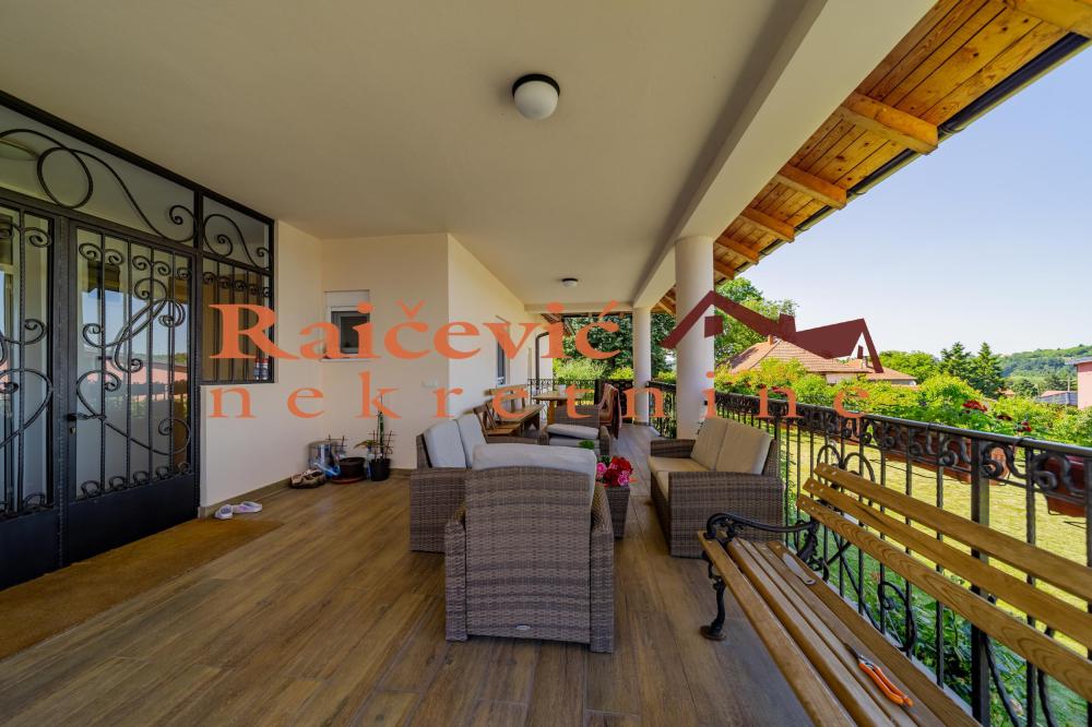 Slika 8 - Mali Pozarevac,  Kuća na prodaju, 257m2, 375.000€