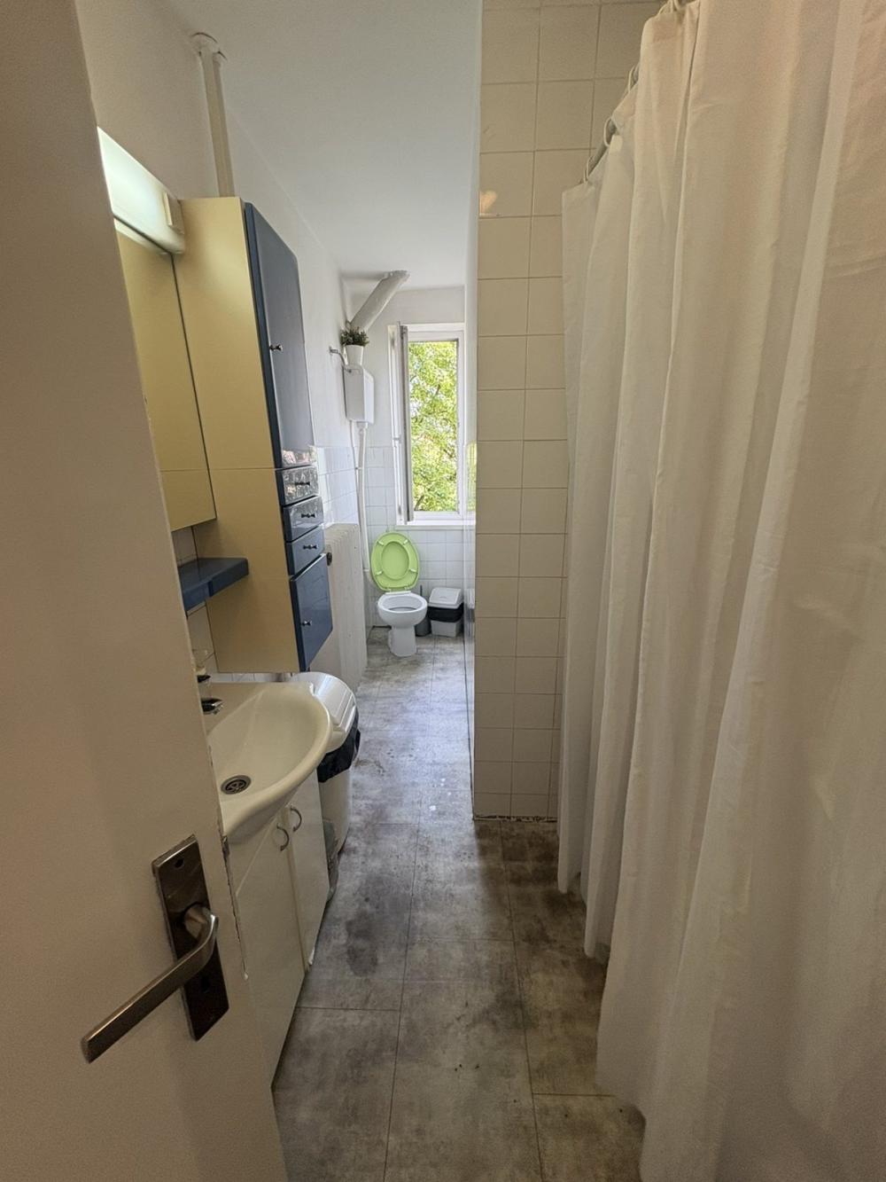 Slika 4 - 27. marta,  Lokal za izdavanje, 57m2, 700€