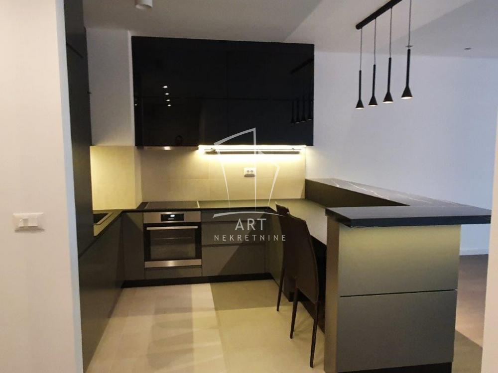 Slika 2 - Dunavska, Četvorosoban stan za izdavanje, 125m2, 2.000€