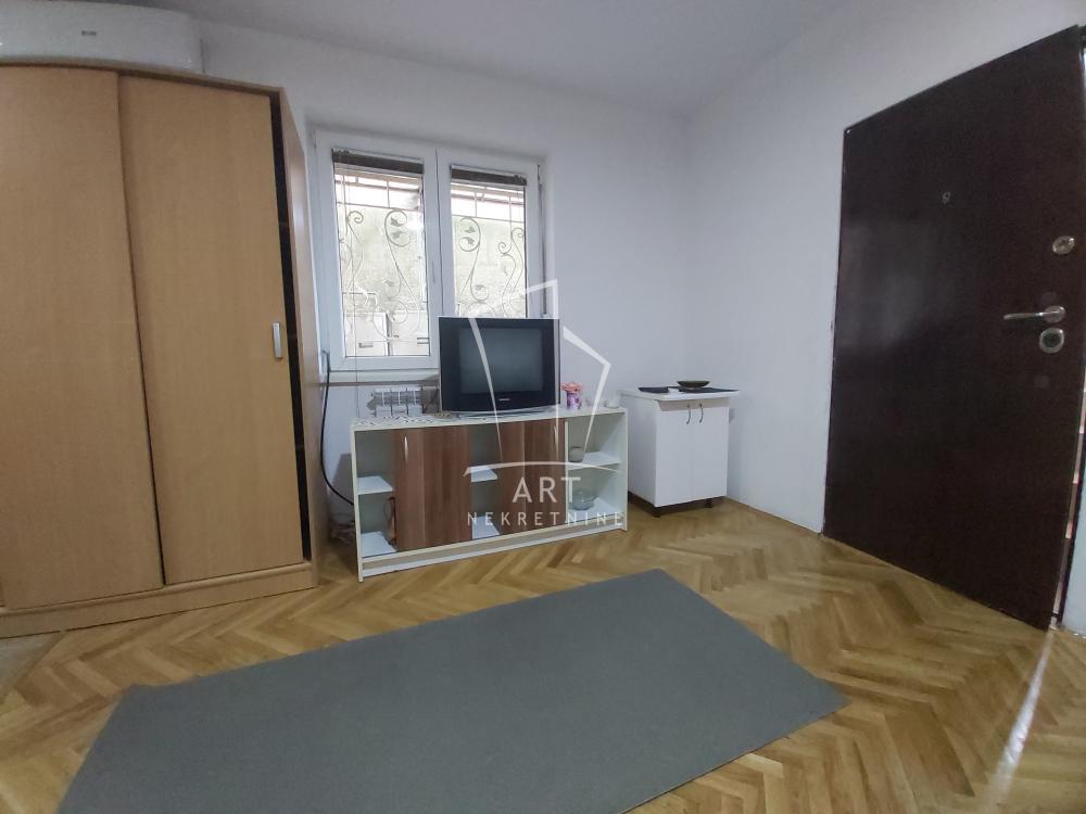 Slika 1 - Orfelinova,  Stan za izdavanje, 28m2, 350€