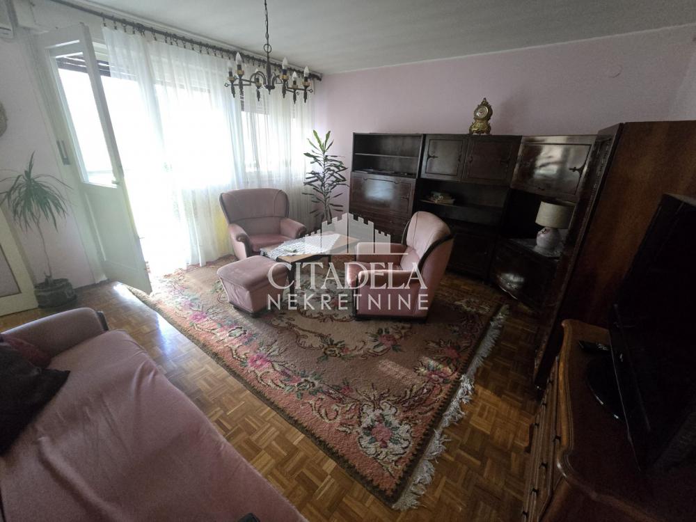 Slika 1 - Karađorđev Trg, Dvoiposoban stan na prodaju, 70m2, 320.000€