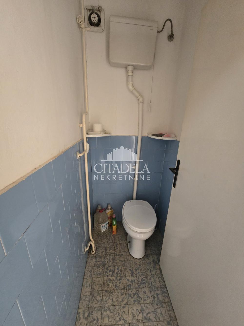 Slika 11 - Karađorđev Trg, Dvoiposoban stan na prodaju, 70m2, 320.000€