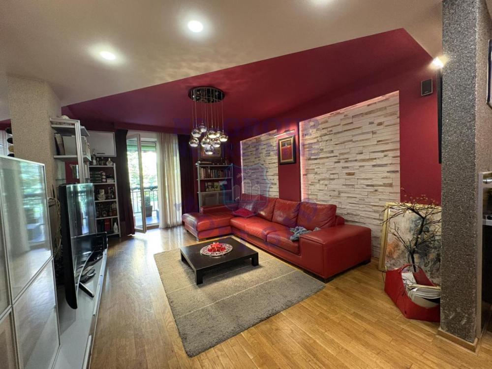 Slika 1 - Petosoban stan na prodaju, 140m2, 424.400€