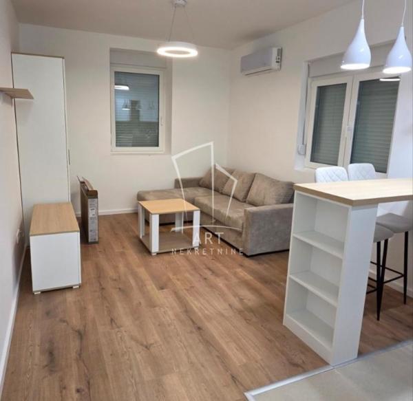 Glavna slika -Cara Dušana,  Stan za izdavanje, 26m2, 450€