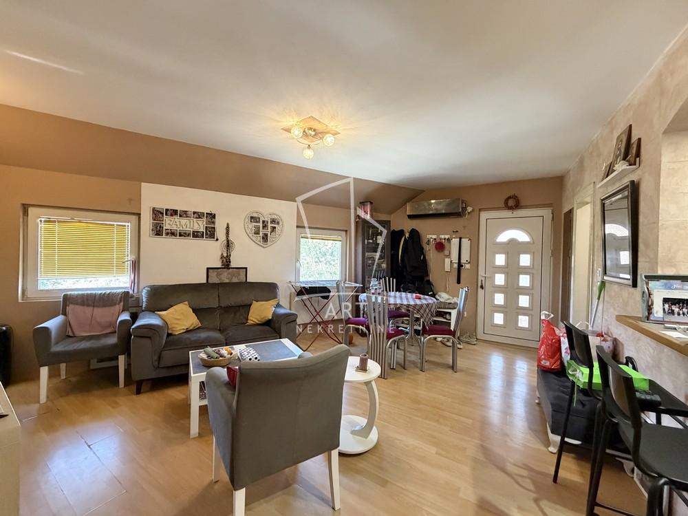 Slika 1 - Mačvanska,  Kuća na prodaju, 182m2, 255.000€