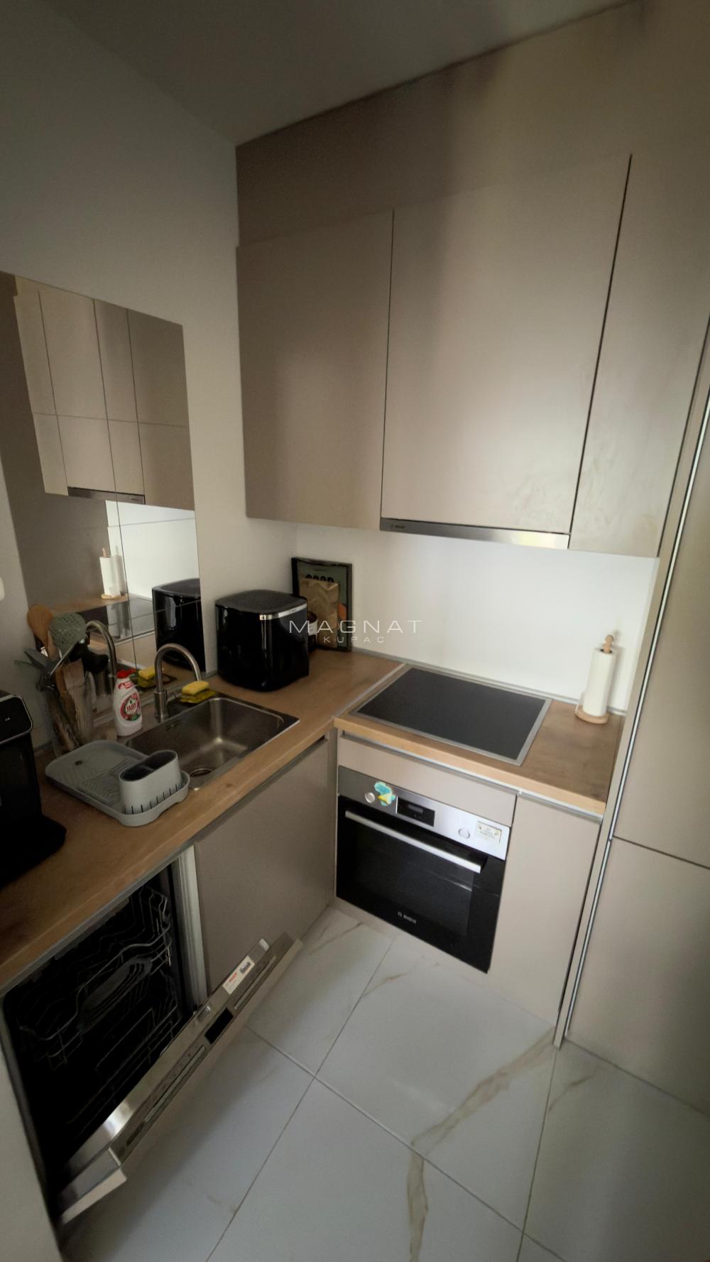 Slika 1 - Lazara Kujundžića, Jednoiposoban stan za izdavanje, 40m2, 650€