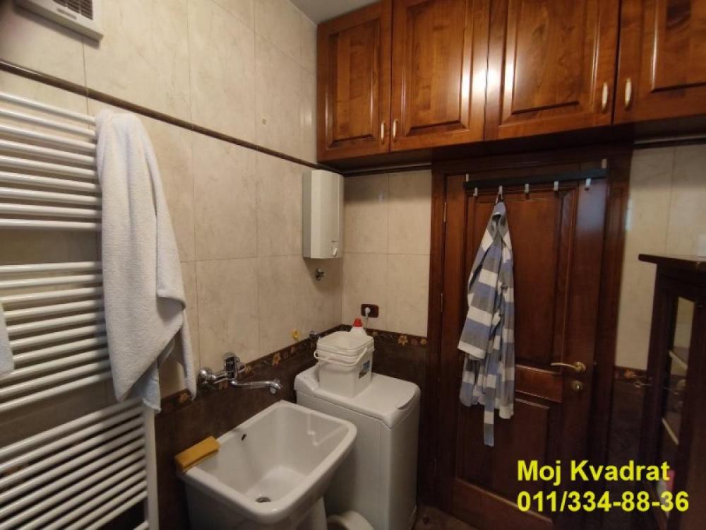 Slika 11 - Dvosoban stan za izdavanje, 80m2, 1.000€