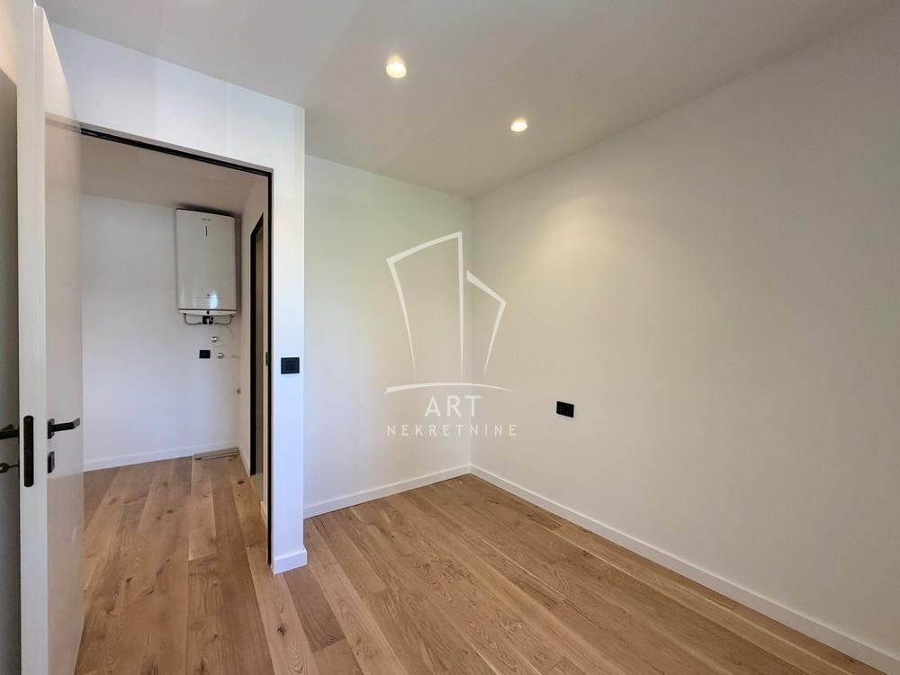 Slika 10 - Bulevar Vojvode Mišića,  Lokal na prodaju, 66m2, 222.000€