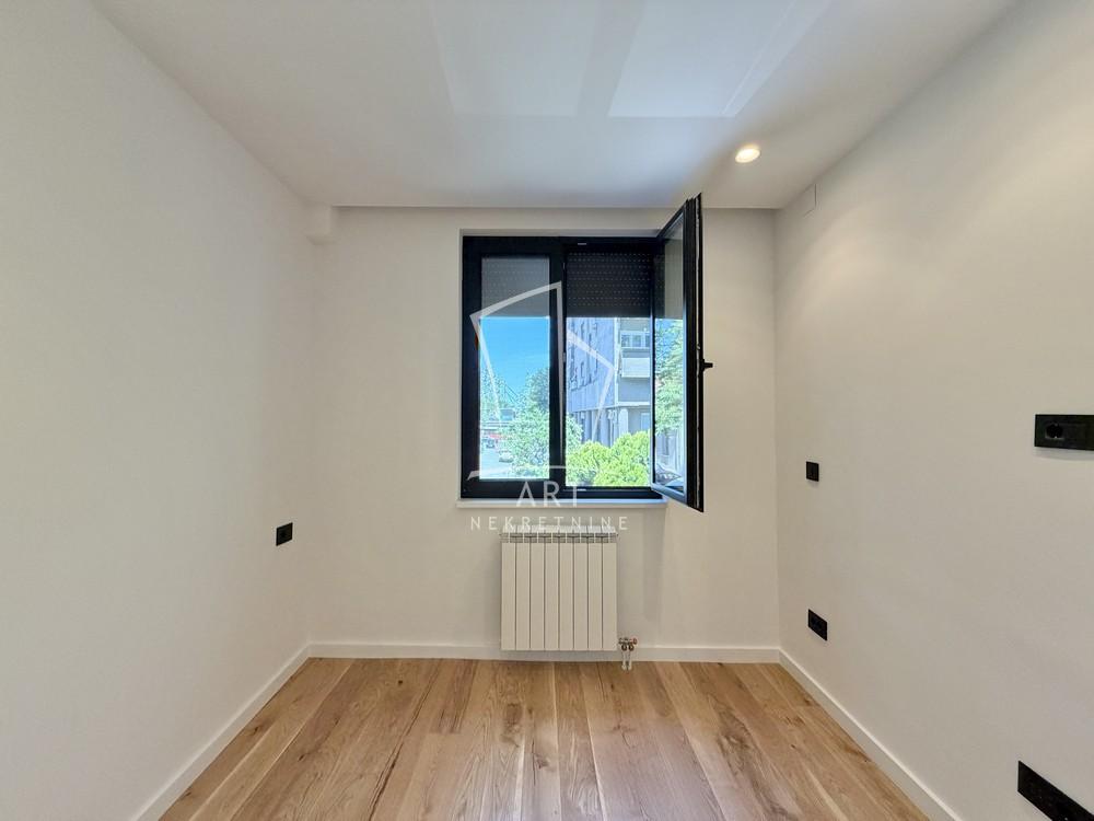 Slika 11 - Bulevar Vojvode Mišića,  Lokal na prodaju, 66m2, 222.000€
